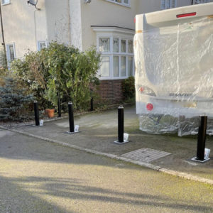 G14 Telescopic Bollards (Lift Assist)